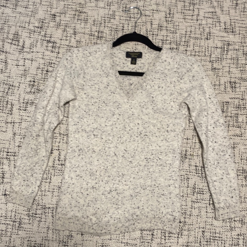 Grey v neck cashmere size small